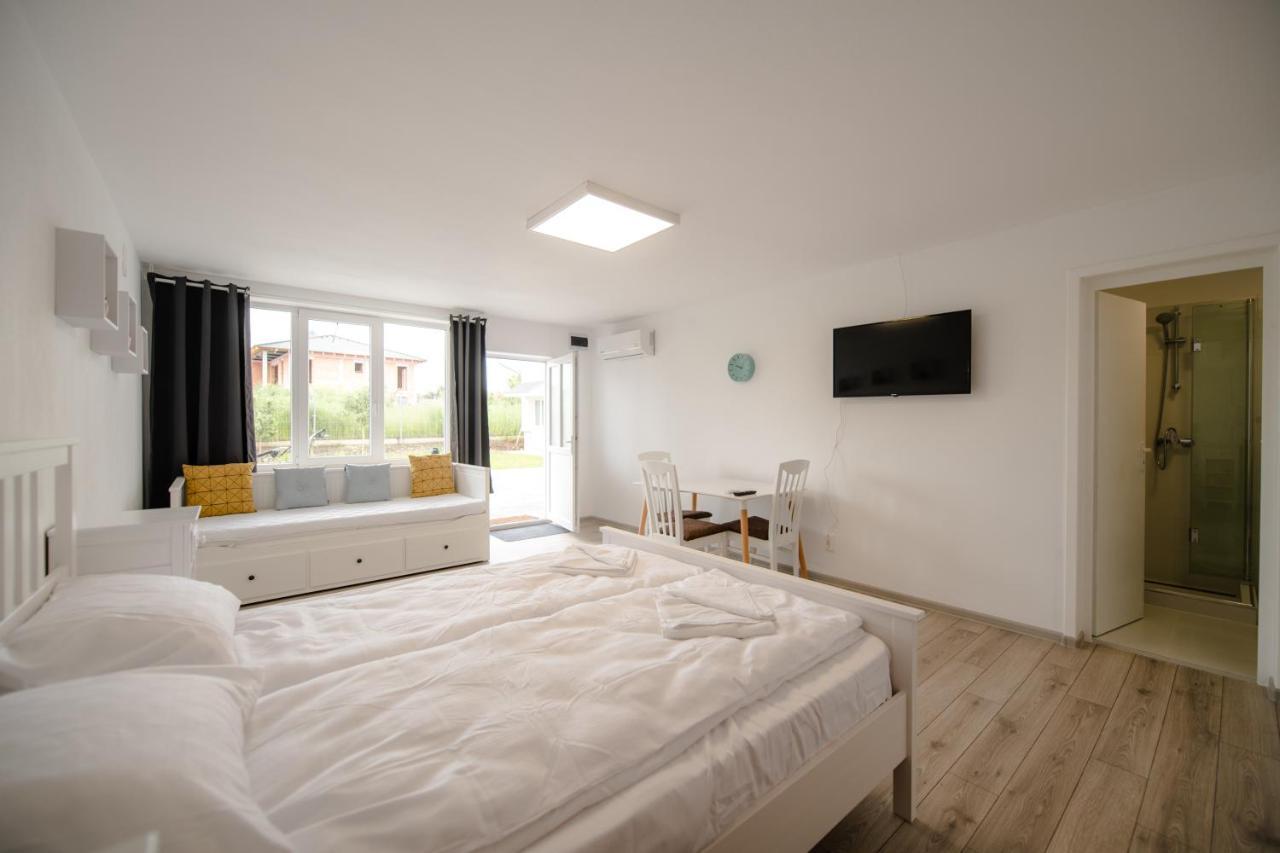 Pixel Guesthouse Tîrgu Secuiesc Eksteriør billede