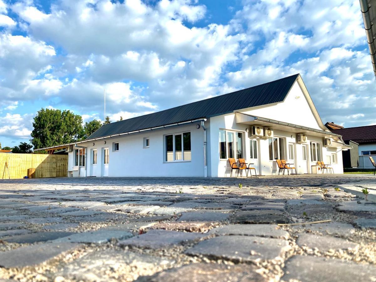 Pixel Guesthouse Tîrgu Secuiesc Eksteriør billede