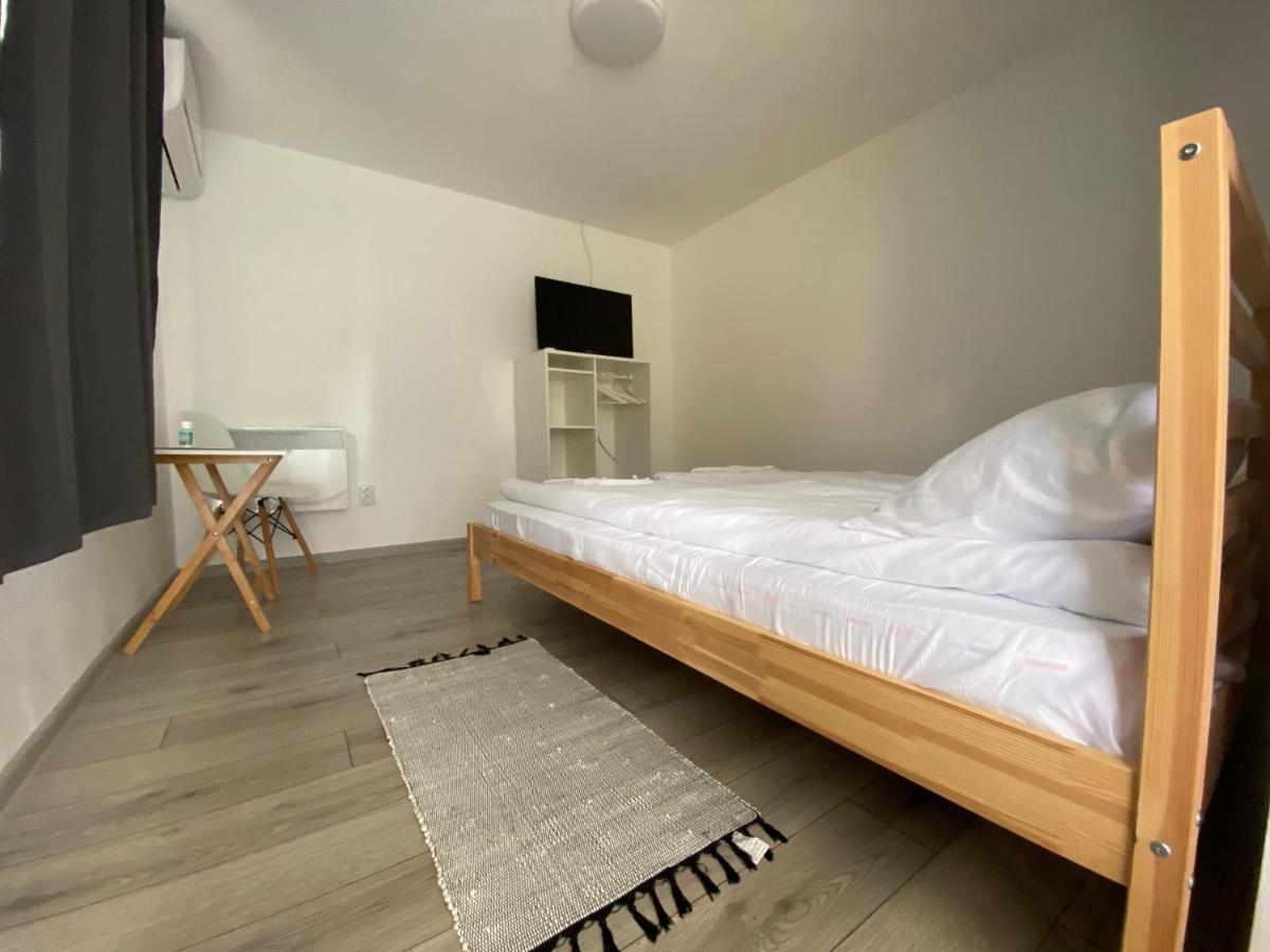 Pixel Guesthouse Tîrgu Secuiesc Eksteriør billede
