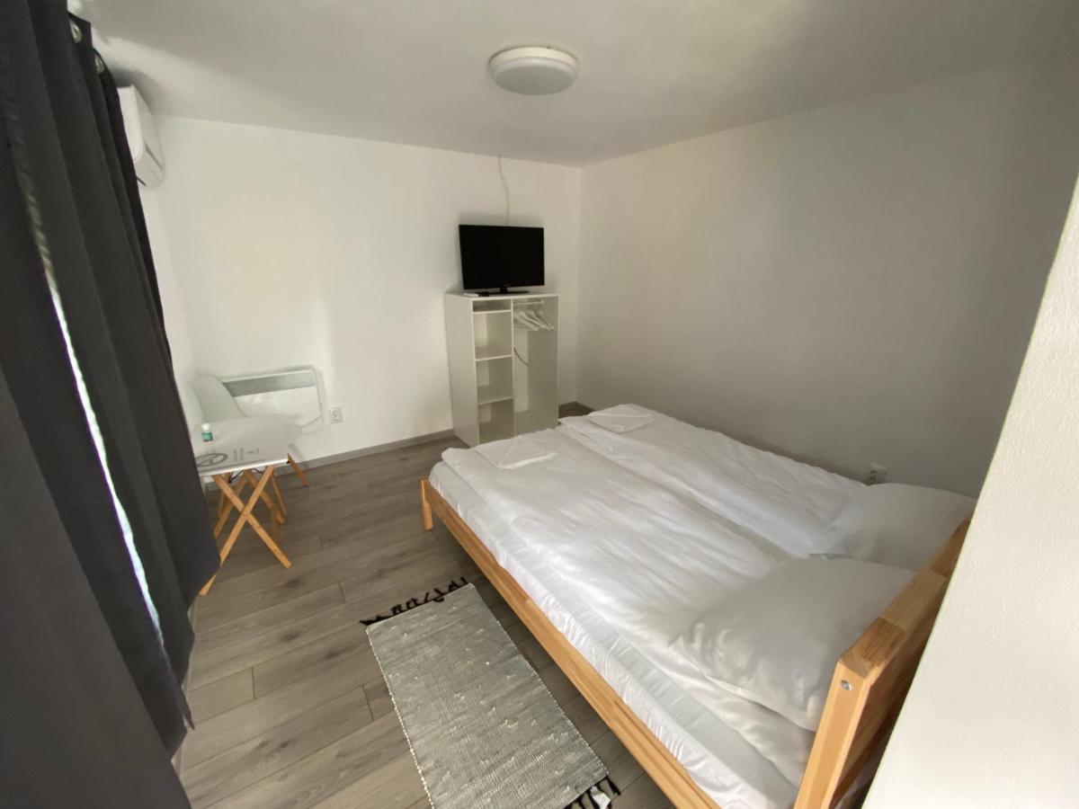Pixel Guesthouse Tîrgu Secuiesc Eksteriør billede