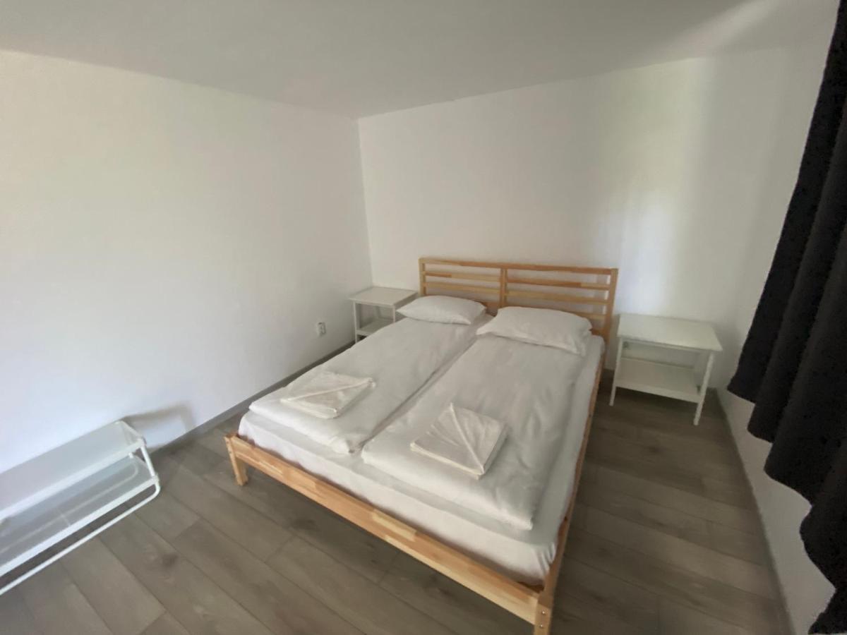 Pixel Guesthouse Tîrgu Secuiesc Eksteriør billede