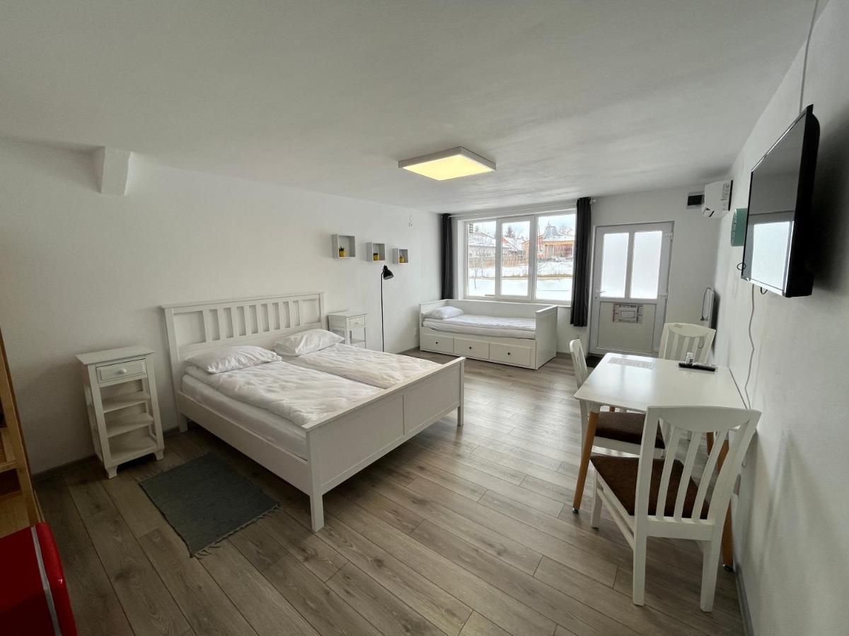 Pixel Guesthouse Tîrgu Secuiesc Eksteriør billede