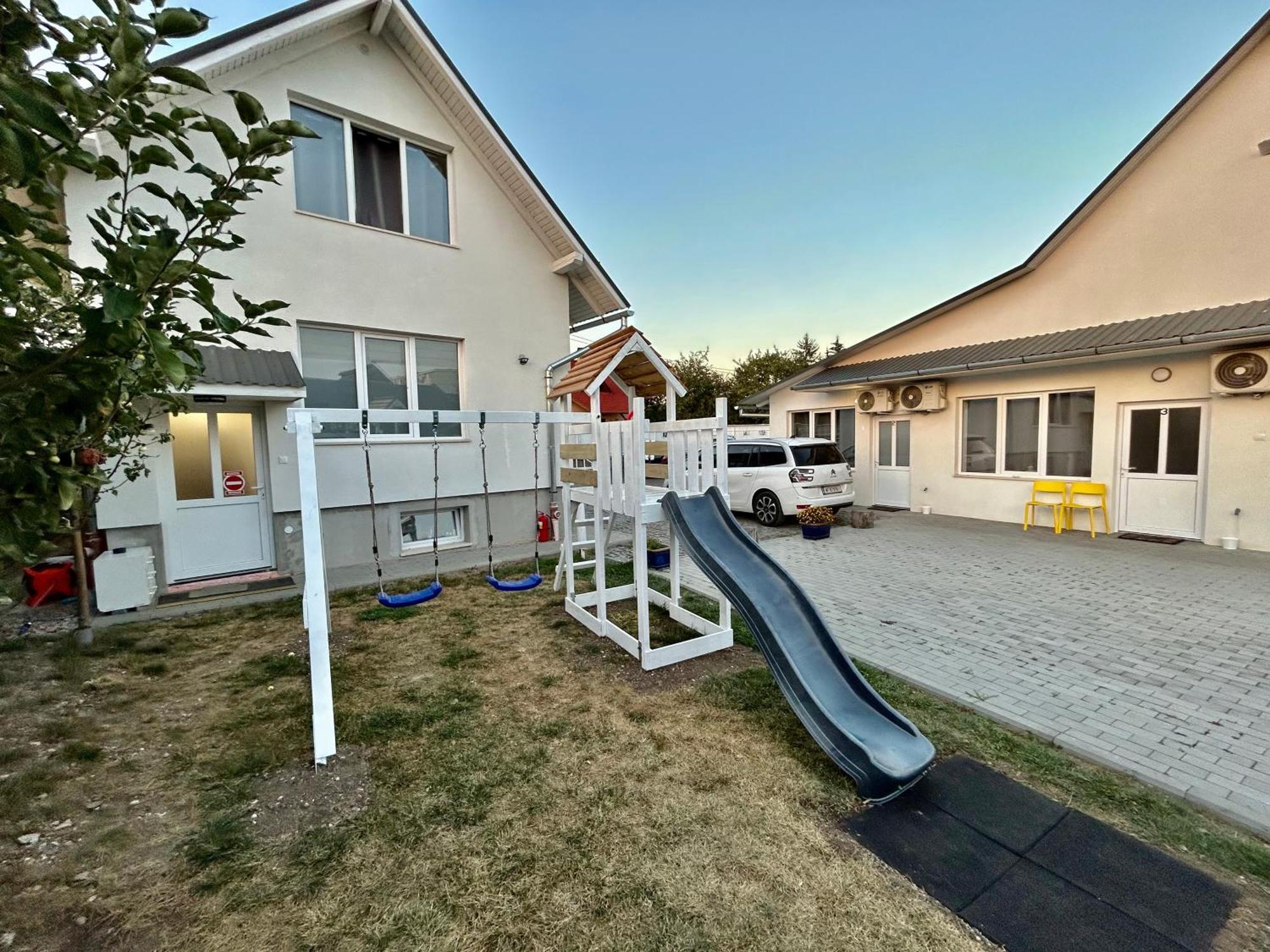 Pixel Guesthouse Tîrgu Secuiesc Eksteriør billede